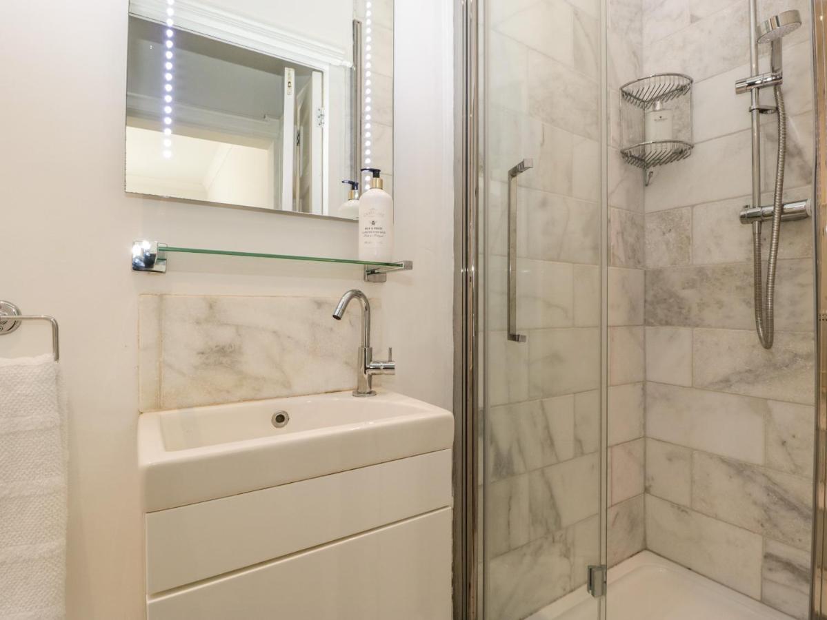 Villa 23 Daniel Street Bath Esterno foto